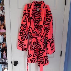 vs pink bath robe nwot
